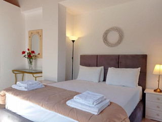 VILLA-ATLANTIS, SEA VIEW, 5 MINS WALK TO SANDY BEACH