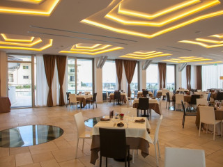 4 Spa Resort