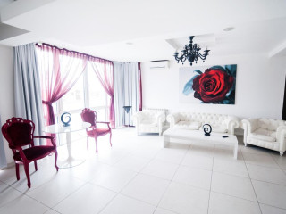 ALEX AND GEORGE BOUTIQUE HOTEL