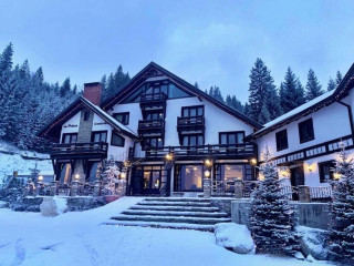 PENSIUNEA POIANA IZVOARELOR.