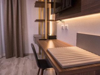 8 Room