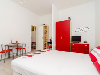APARTMENT CACERIS