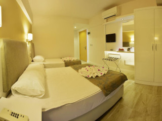 Arma's Resort Hotel