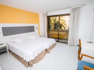 Amic Miraflores