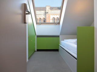 MAVERICK URBAN LODGE - HOSTEL