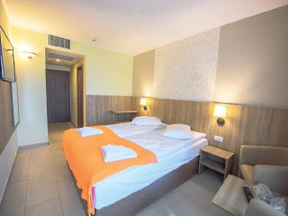 HOTEL PICCADILLY
