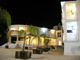 MARIANNA HOTEL