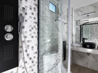 Golden Sunlight Hotel By Estia