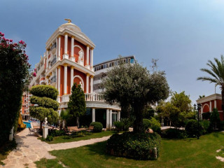 ANTIQUE ROMAN PALACE MUSEUM HOTEL