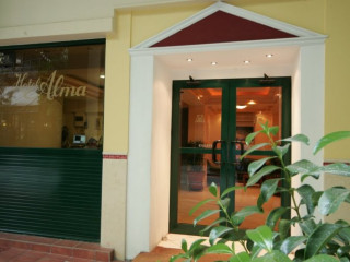 Alma Hotel