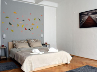 Diamond Astoria Apartments