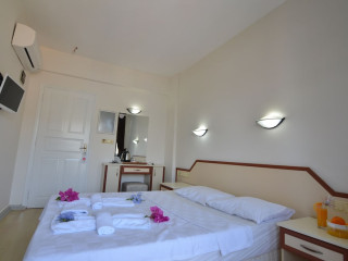 MYKONUT BOUTIQUE SUITES