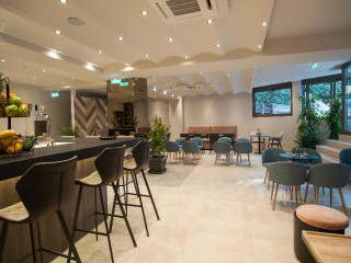 Athens Platinum Rooms And Suites