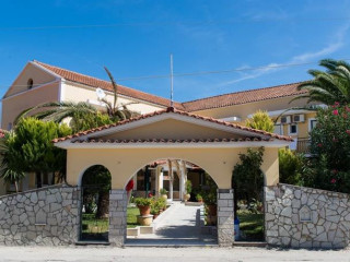 Nomikos Villas