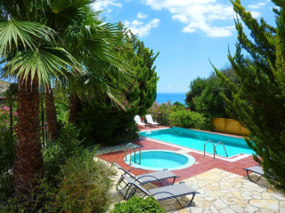 VILLA-ATLANTIS, SEA VIEW, 5 MINS WALK TO SANDY BEACH