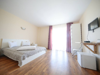 PENSIUNEA VILA SARA.