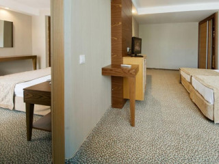 MC BEACH PARK RESORT HOTEL