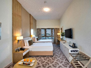 Metropolitan Hotel Dubai