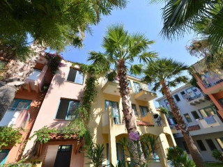 MONTEBELLO DELUXE