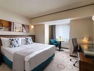 Bucharest Unirii Square