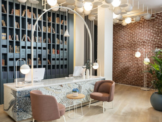 ECOLE ST PIERRE HOTEL