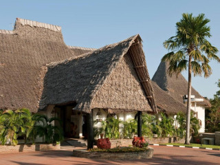 Neptune Village Beach Resort & Spa and Safari Tsavo Explorer RO