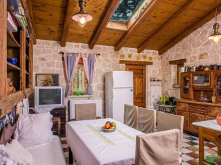 JIANNI S VILLA - STONE VILLA IN THE GREENERY - JIANNI S VILLA -