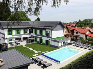 Q VILLA.