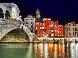 CA#039; RIALTO HOUSE