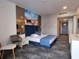 Mirage Beach Spa Hotel