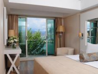 ALESTA YACHT HOTEL