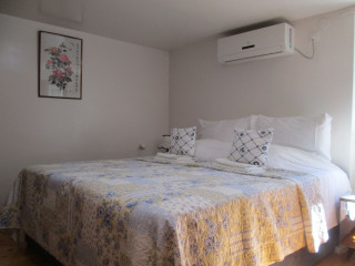 COZY EN-SUITE RM ON DUMANICA