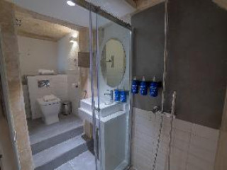 19 ROOMS