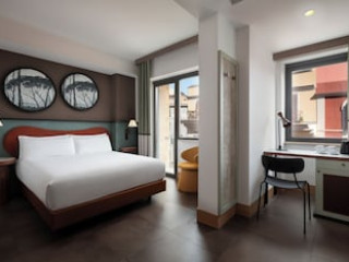The Spring House Hotel Rome Vatican, Tapestry Collection Hilton