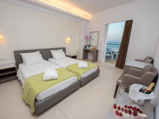 Astron Hotel