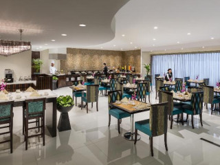 Savoy Crest Hotel Apartments