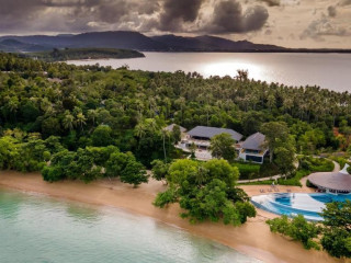 Island Escape By Burasari