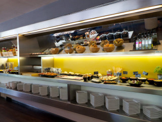 B-Hotel