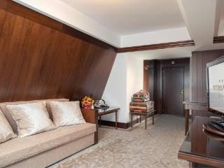 HOTEL INTERNATIONAL