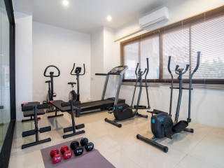 THE THAMES POOL ACCESS RESORT