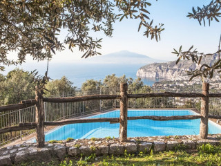 CASA LA GIUGGIOLA WITH PRIVATE POOL SEA VIEW GARDEN AND PARKING