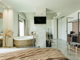 Blue Carpet Luxury Suites