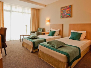 Balneo & Spa Azalia