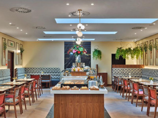 EST Grand Hotel Savoy