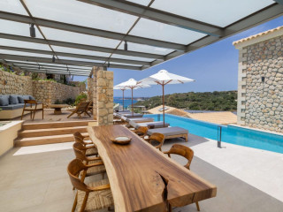 Zeus Luxury Villas