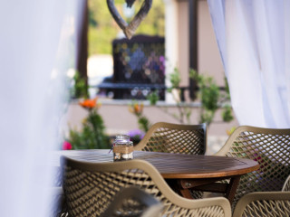 Kamelia & Semeli Hotel