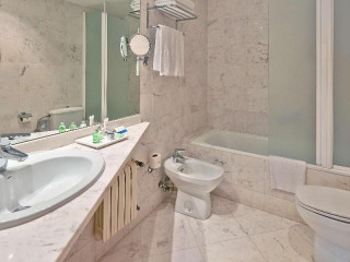 NH Barcelona Entenza