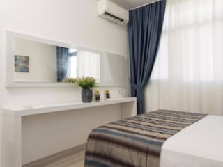 SUN SUIT HOTEL