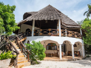 Casa Umoja Guesthouse