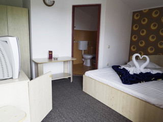 CAMERE DE INCHIRIAT CLUB DOR.